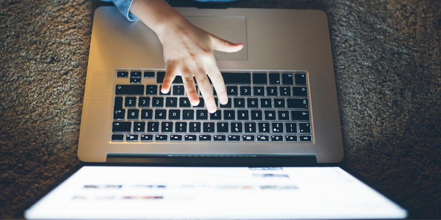 When can I track a contacts website activity via HubSpot_